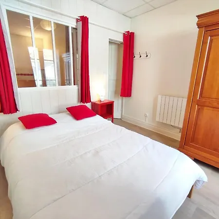 Les 3 Renards, T2 Bis, Parking, Centre Luchon, Casier A Skis, 4 Personnes Appartement