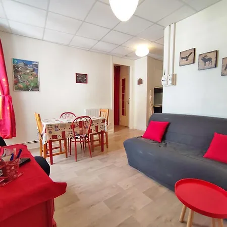Apartment Les 3 Renards, T2 Bis, Parking, Centre Luchon, Casier A Skis, 4 Personnes